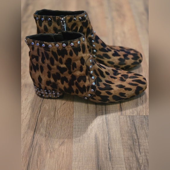 Sam Edelman Lorin Studded Haircalf Bootie Animal Print NEW Size 8.5 - Picture 2 of 6